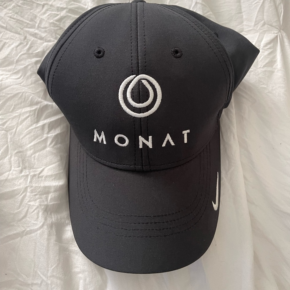 Monat Nike Black Cap